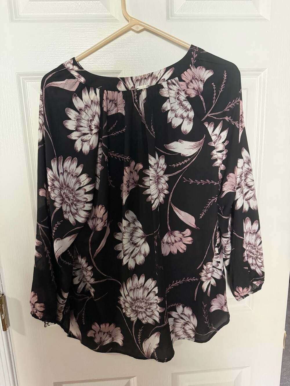 Ivanka Trump Blouse - Picture 2 of 3